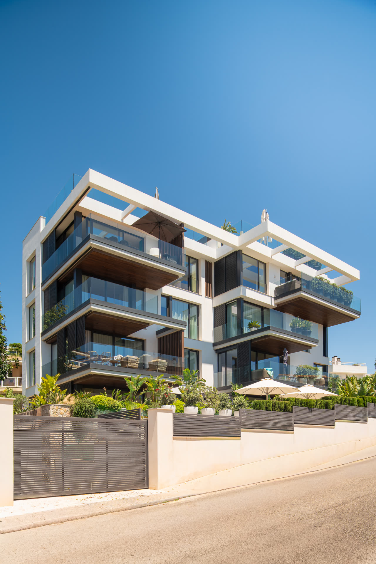 Property ambience at sunset — Ocean Seven Ref. 1644